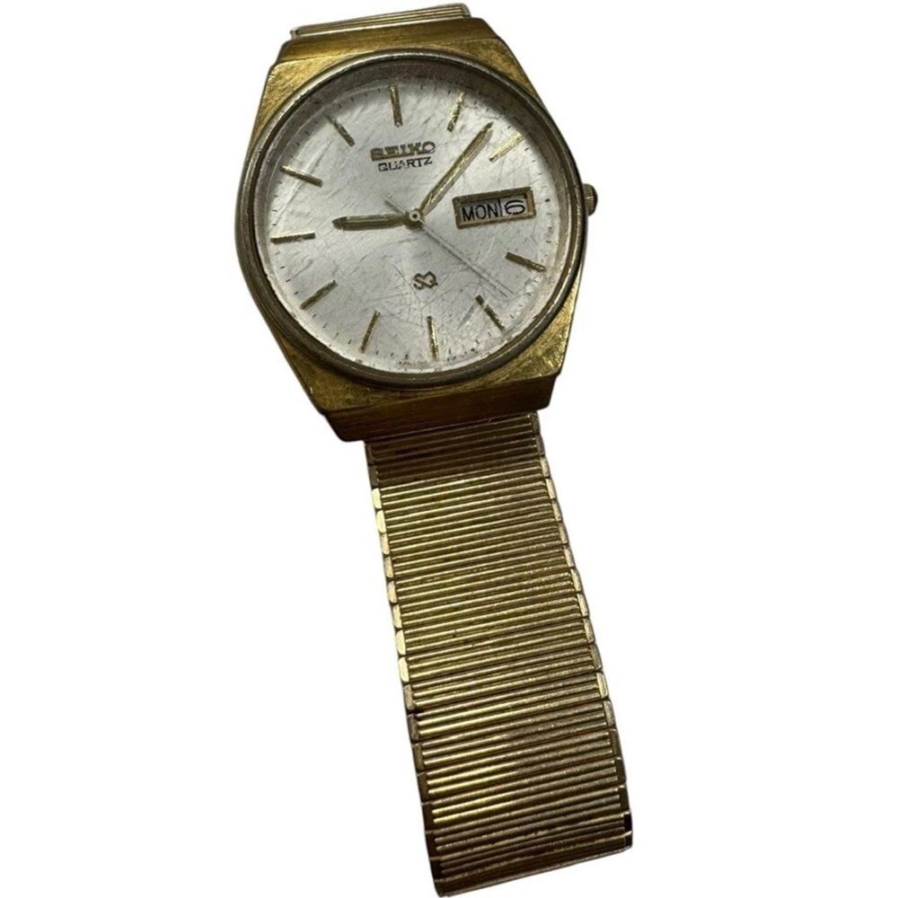 Vintage Seiko Quartz Day Date Watch Gold Tone Stretch Band NEW BATTERY Running
